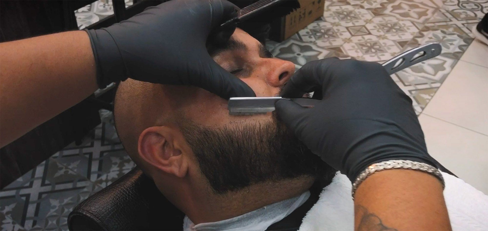 Barba Desenhada com Degradê | Marquinhos Barber Shop