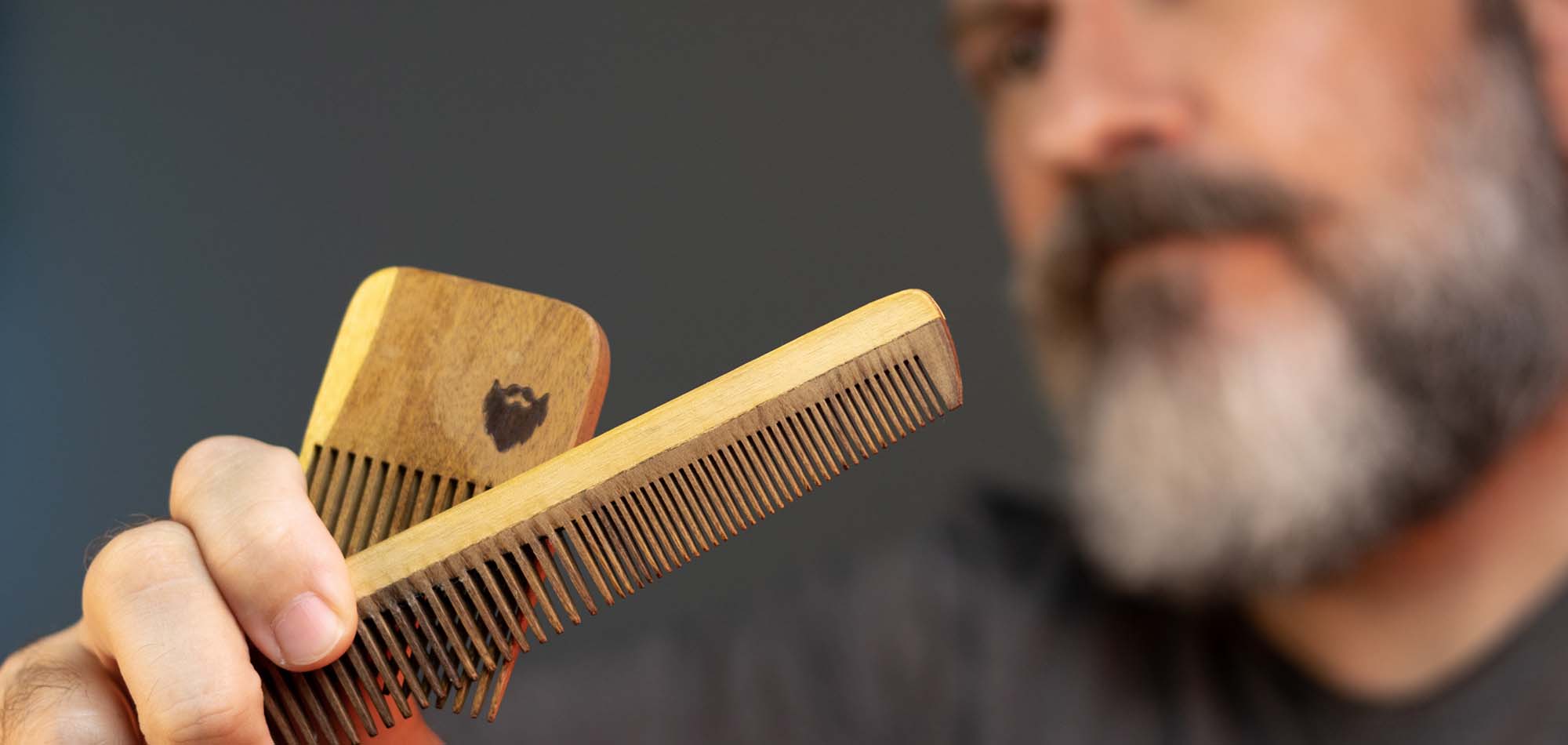Como Escolher o Pente Certo Para Barba Crespa | E outras dúvidas